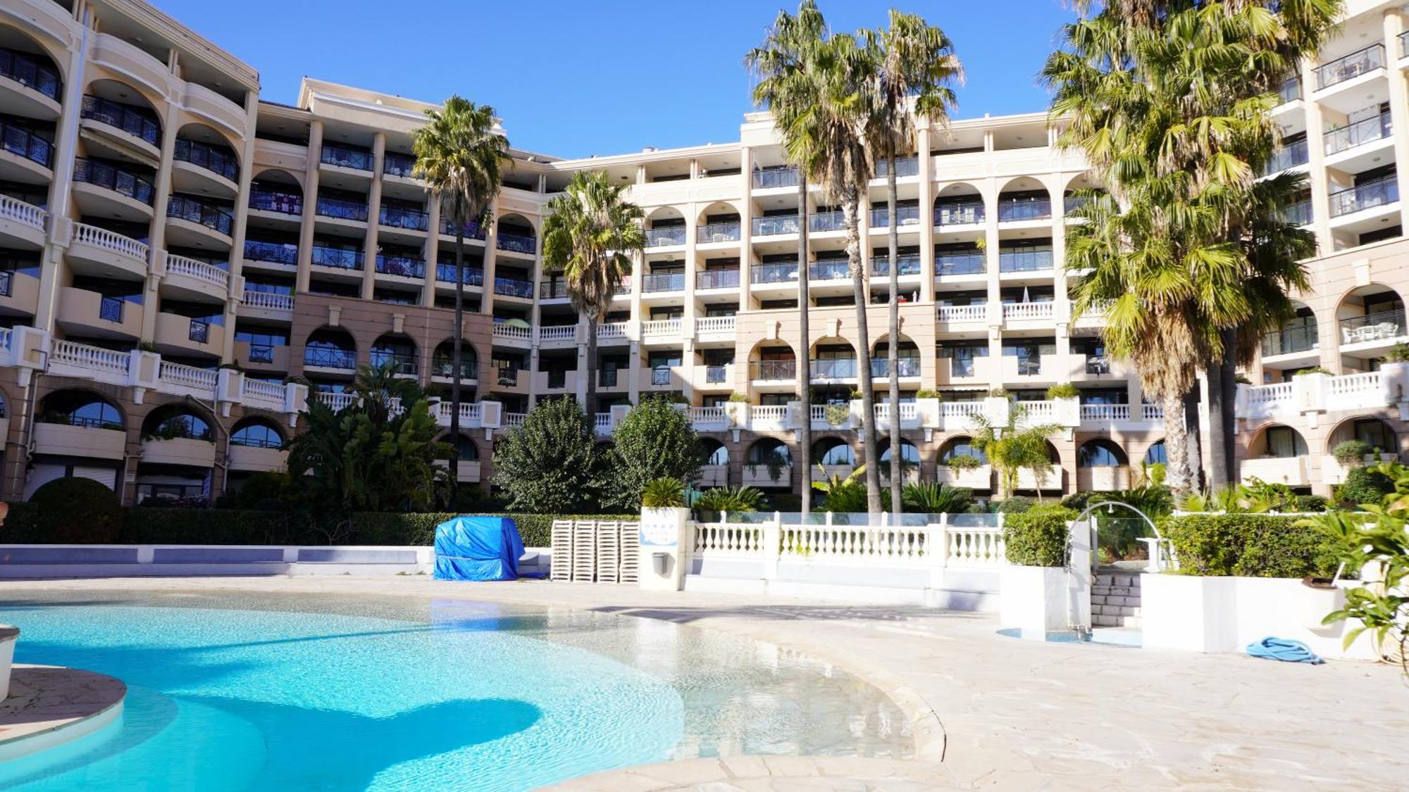 Appartement 556, Vue Mer Et Piscine By Palmazur Vacances 戛纳 外观 照片