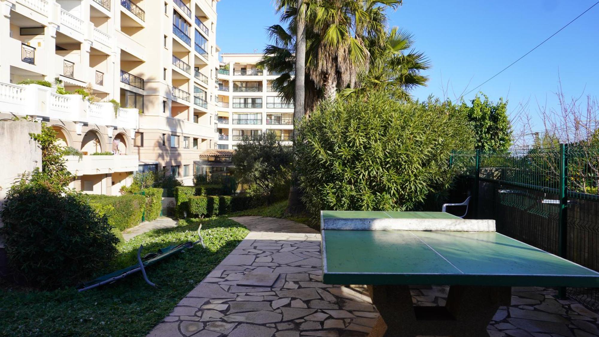 Appartement 556, Vue Mer Et Piscine By Palmazur Vacances 戛纳 外观 照片
