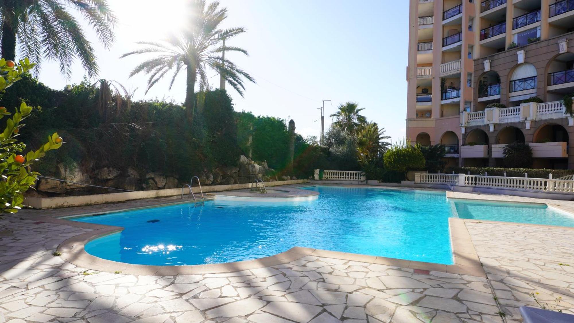 Appartement 556, Vue Mer Et Piscine By Palmazur Vacances 戛纳 外观 照片