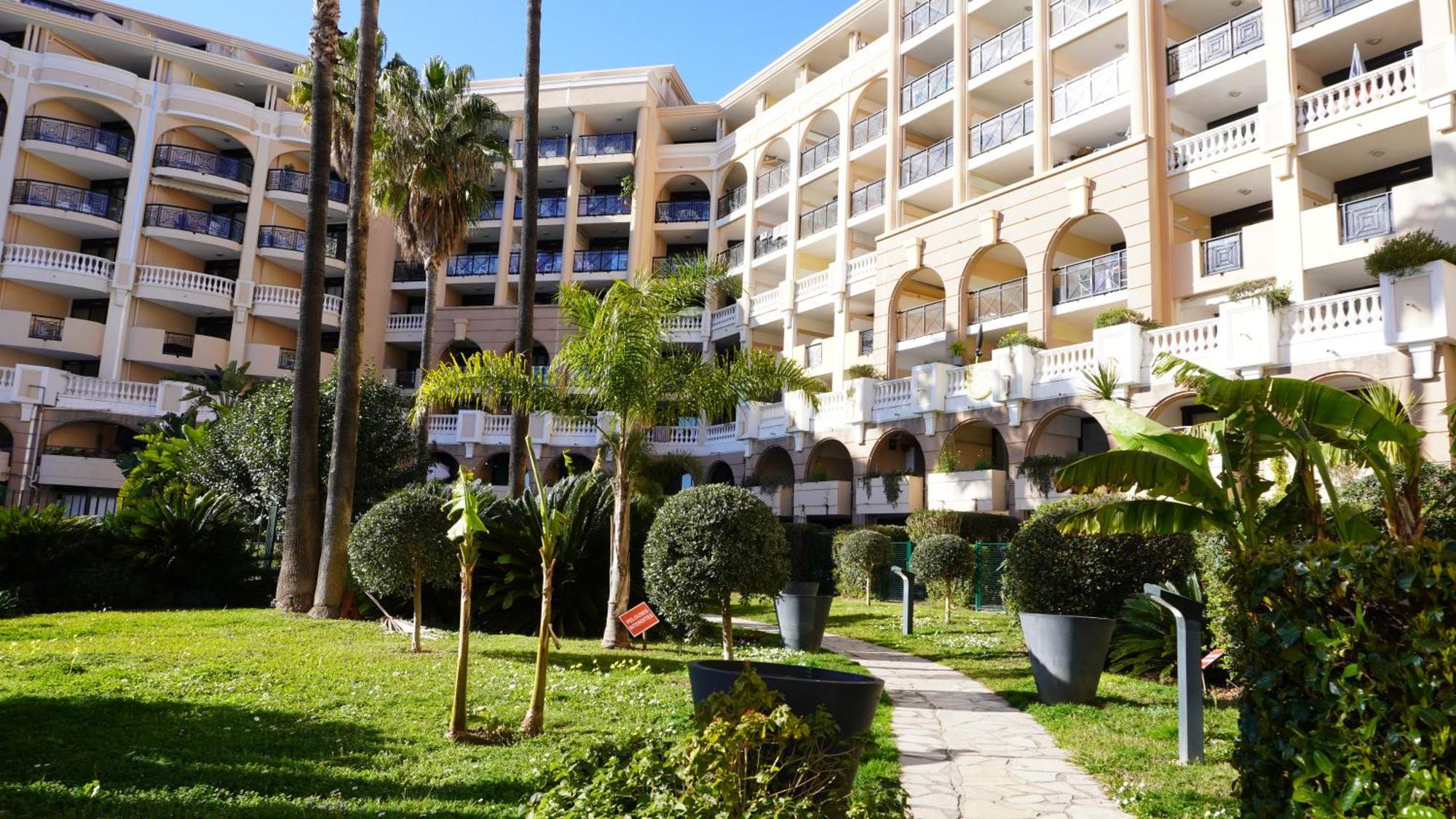 Appartement 556, Vue Mer Et Piscine By Palmazur Vacances 戛纳 外观 照片